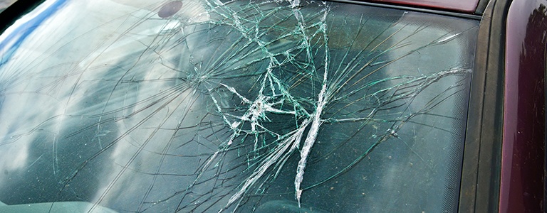 ヒビ・傷・欠けなどのフロントガラスのトラブルに対応
